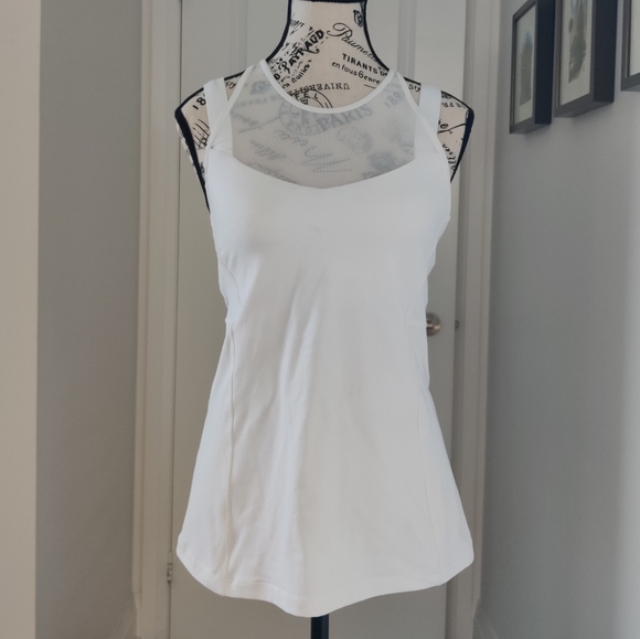 lululemon athletica Tops - Lululemon White Mesh Breathable Athletic Top Women's Size 8 Lightweight